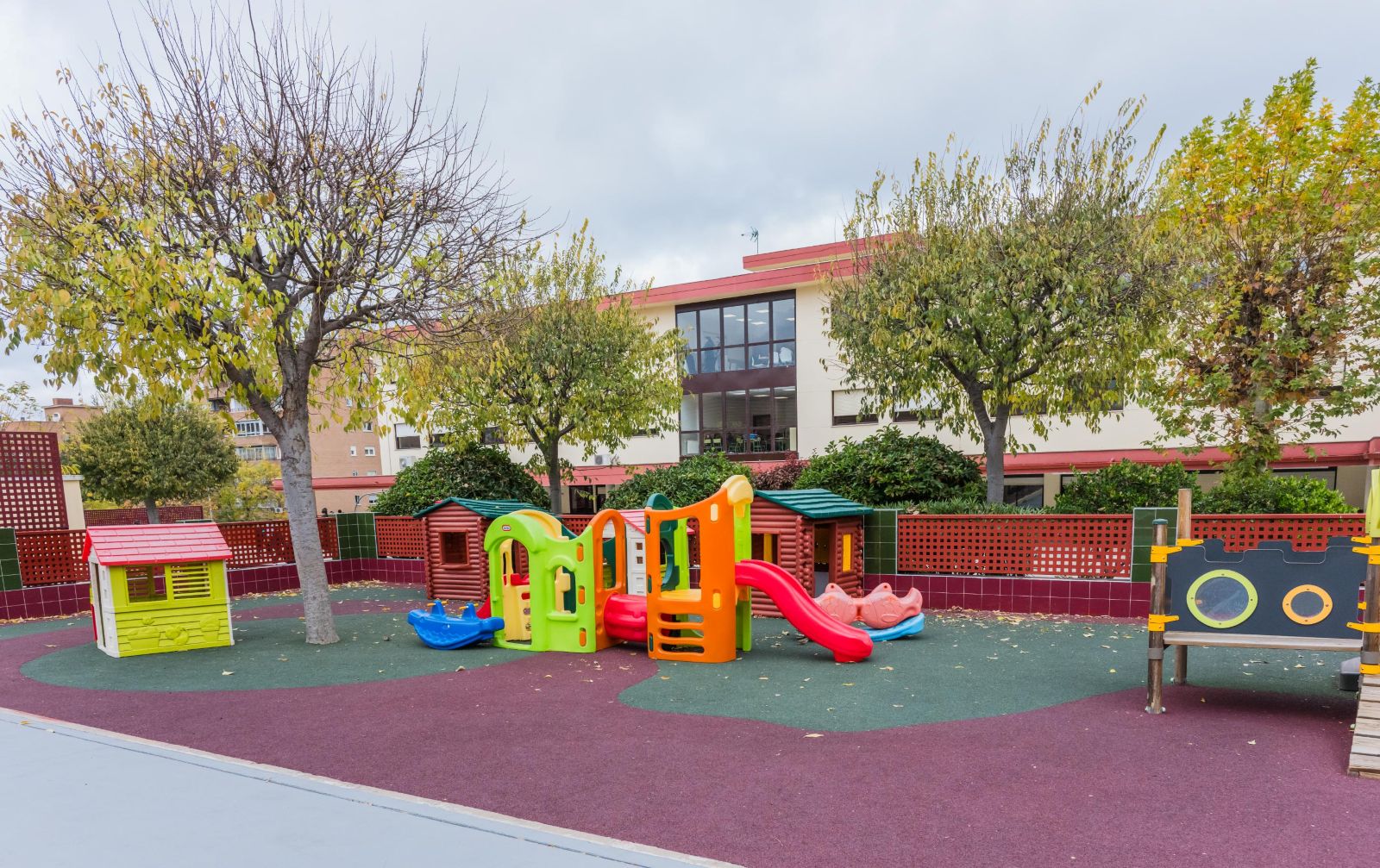 NATURALIZACIÓN DEL ENTORNO ESCOLAR