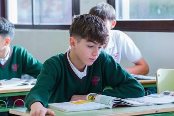 PLAN DE ESTUDIOS MÁS EXIGENTE CON HORARIO AMPLIADO